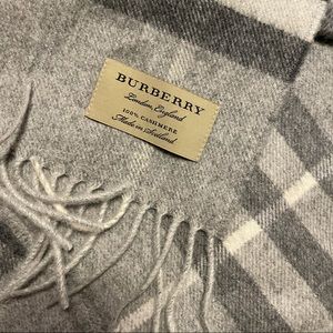 Burberry pale grey cashmere scarf